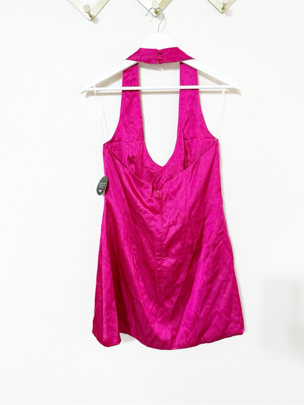 Nookie Sabine Satin Revolve Halter Mini Dress in Fuchsia Pink size large $329 - Picture 6 of 10
